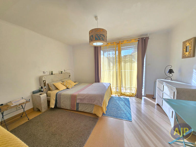 Immeuble - 32 m² - 7 pièces