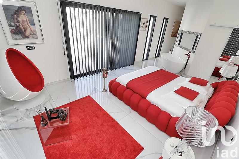 Maison - 210 m² - 4 pièces