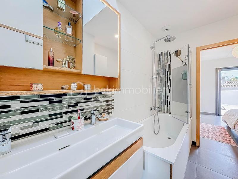 Villa - 100 m² - 5 pièces