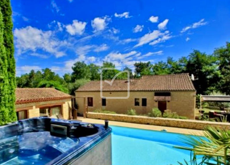 Maison - 314 m² - 10 pièces