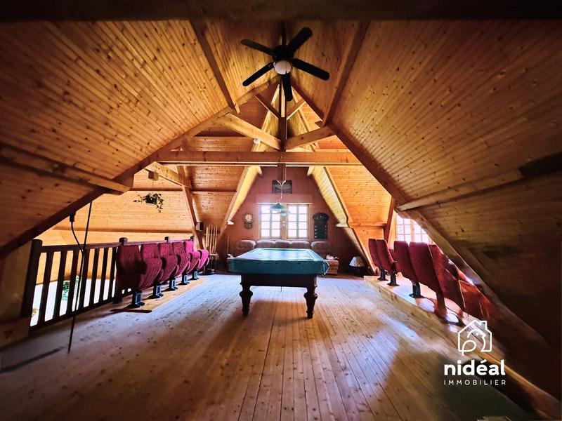 Maison - 373 m² - 16 pièces