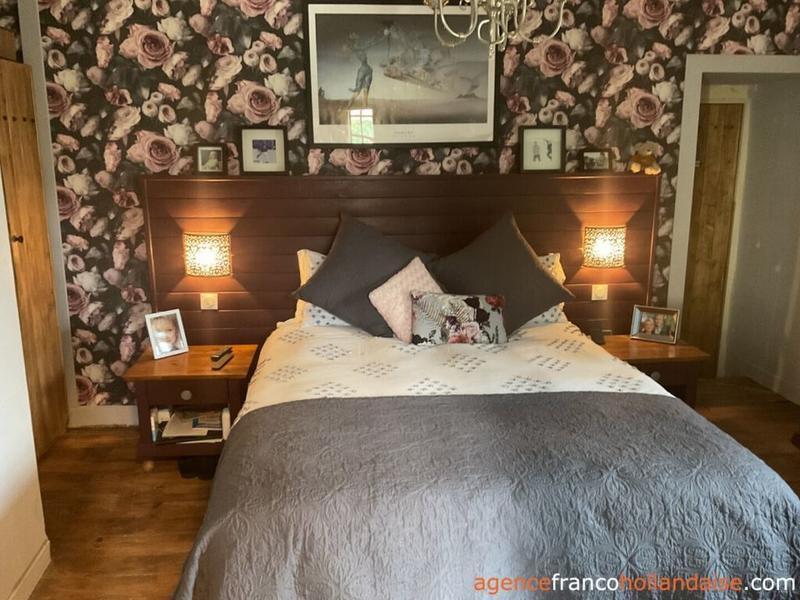 Maison - 280 m² - 12 pièces