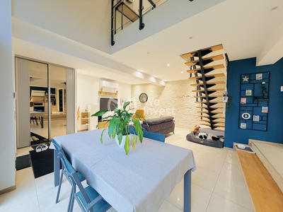 Maison - 102 m² - 4 pièces