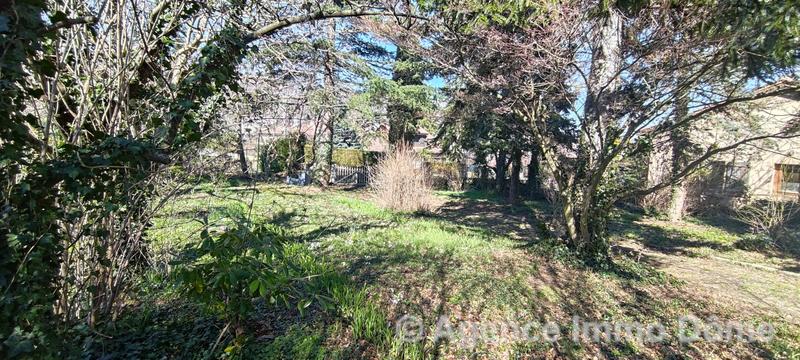 Terrain constructible - 553 m²