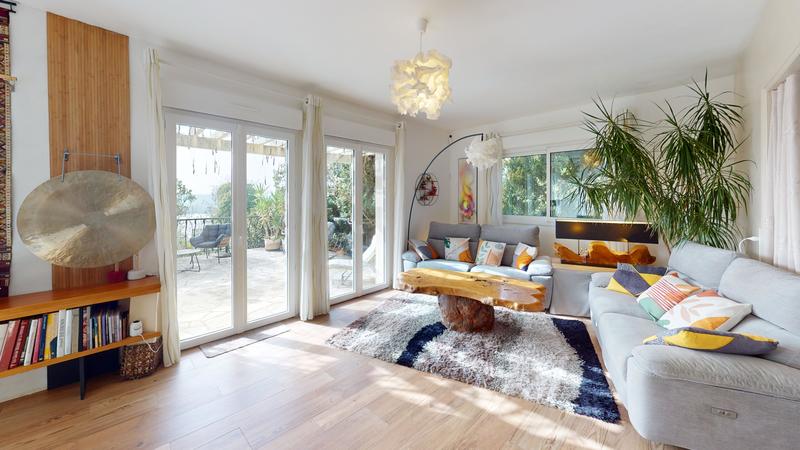 Maison - 165 m² - 6 pièces