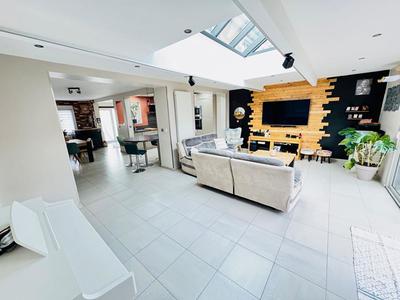 Maison - 140 m² - 6 pièces