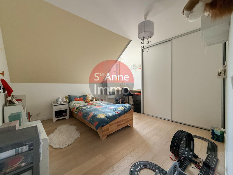 Maison - 230 m² - 6 pièces