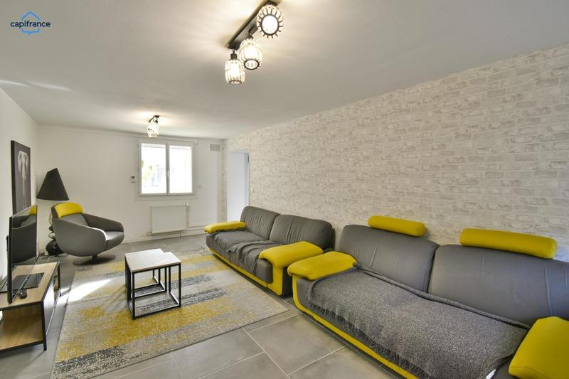 Maison - 215 m² - 8 pièces