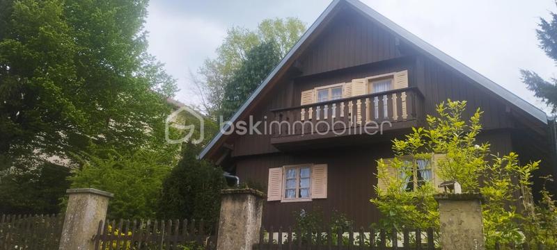 Maison - 220 m² - 6 pièces