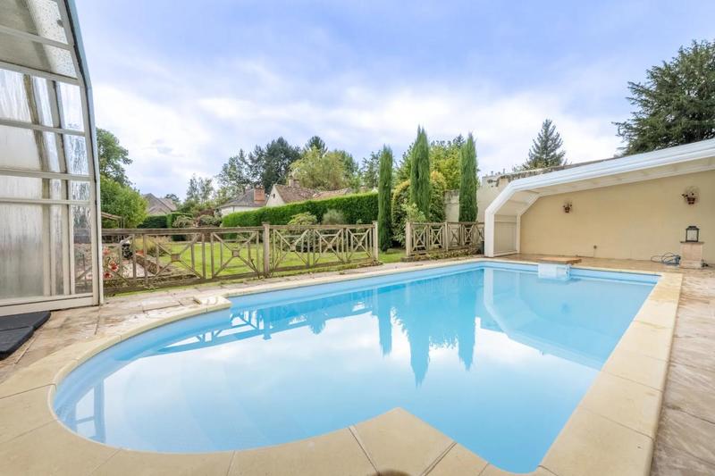 Propriété - 210 m² - 7 pièces