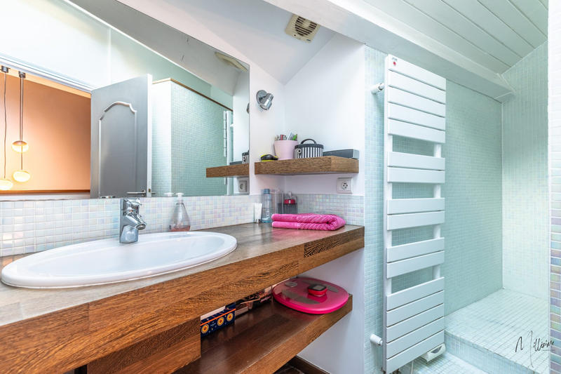 Maison - 270 m² - 11 pièces