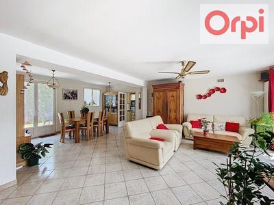 Maison - 136 m² - 5 pièces