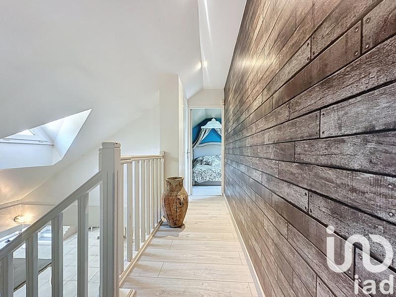 Maison - 250 m² - 8 pièces