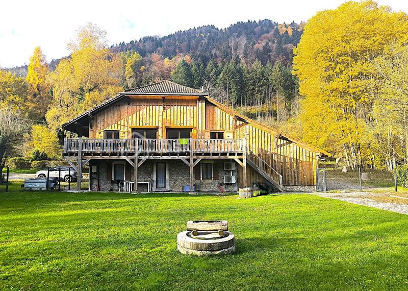 Demeure - 270 m² - 8 pièces