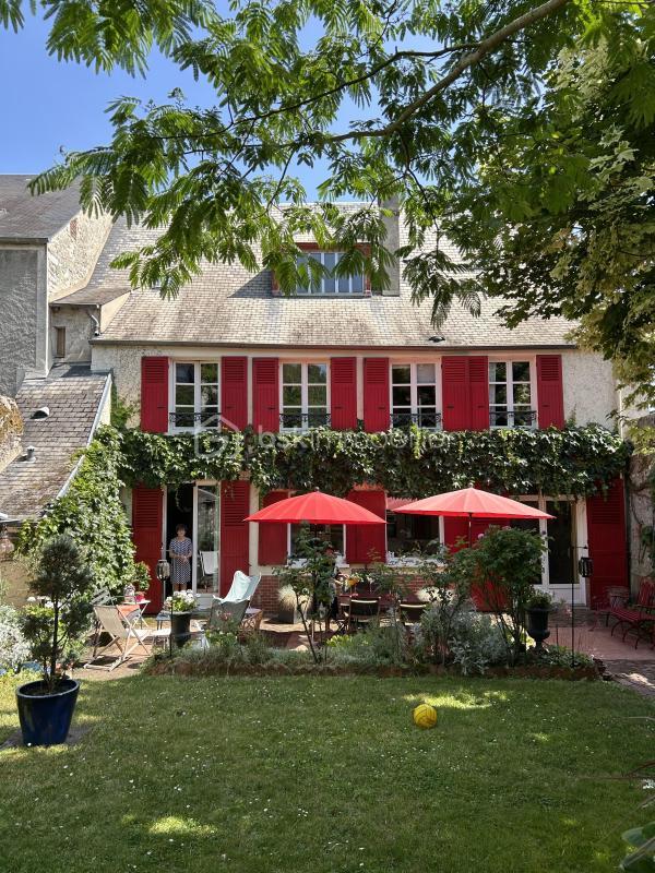 Demeure - 180 m² - 9 pièces