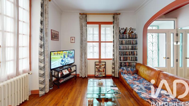 Maison de ville - 252 m² - 9 pièces
