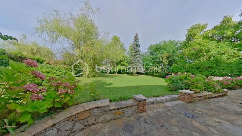 Propriété - 149 m² - 6 pièces