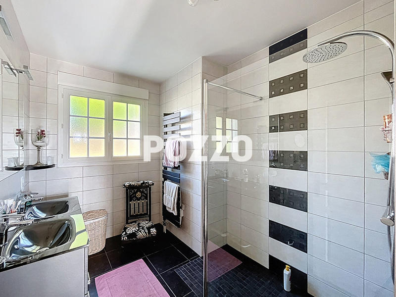 Maison - 166 m² - 7 pièces