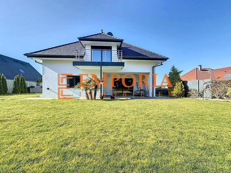 Maison - 280 m² - 8 pièces