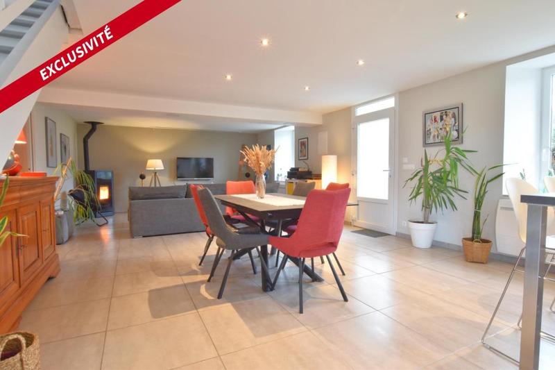 Maison - 220 m² - 6 pièces