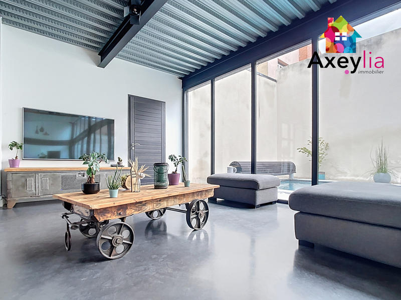 Maison - 240 m² - 7 pièces