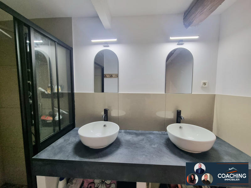 Maison traditionnelle - 197 m² - 9 pièces