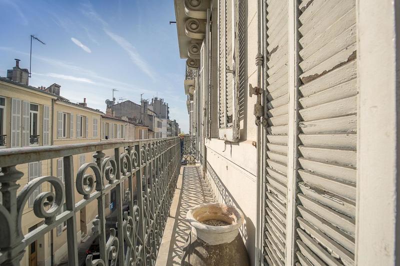 Appartement - 90 m² - 4 pièces