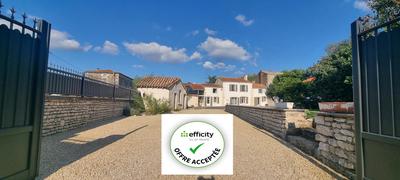 Maison - 258 m² - 11 pièces