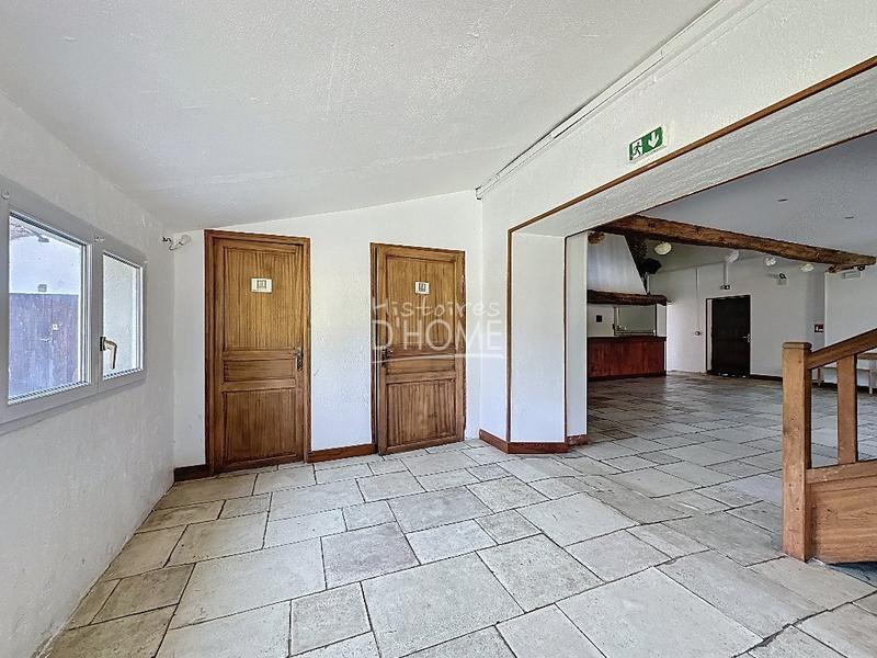 Propriété - 623 m² - 14 pièces