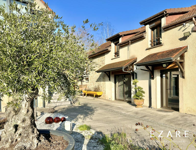 Maison - 379 m² - 13 pièces