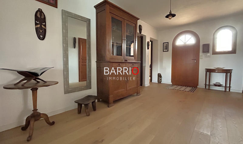 Villa - 226 m² - 8 pièces