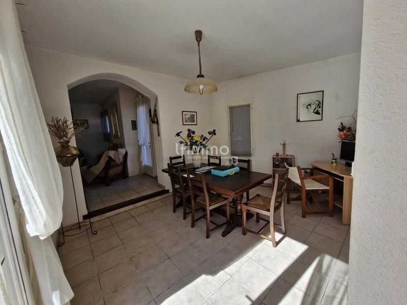 Maison - 94 m² - 7 pièces