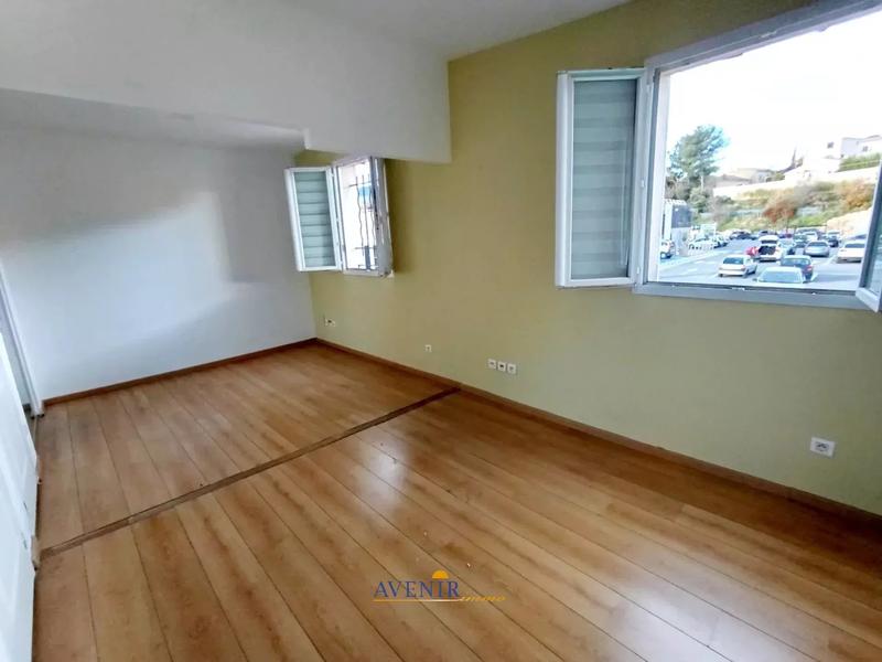 Local commercial - 338 m²