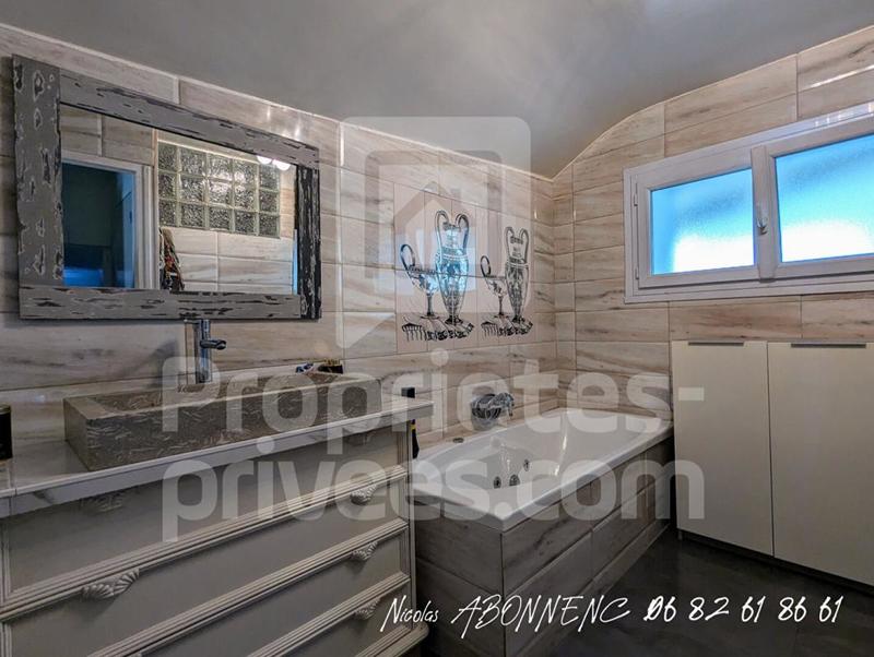 Maison - 166 m² - 7 pièces