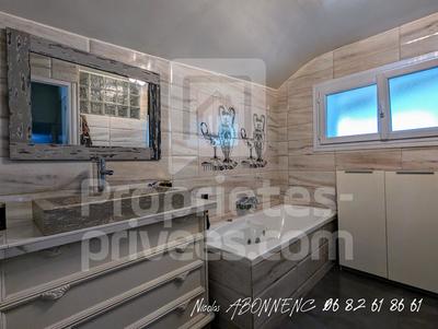 Maison - 166 m² - 7 pièces