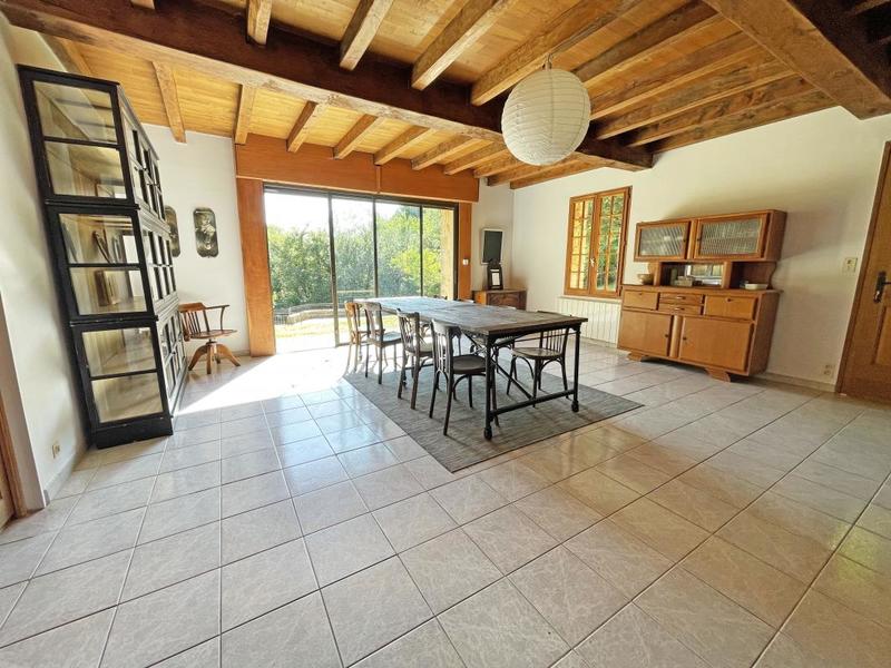 Propriété - 220 m² - 4 pièces