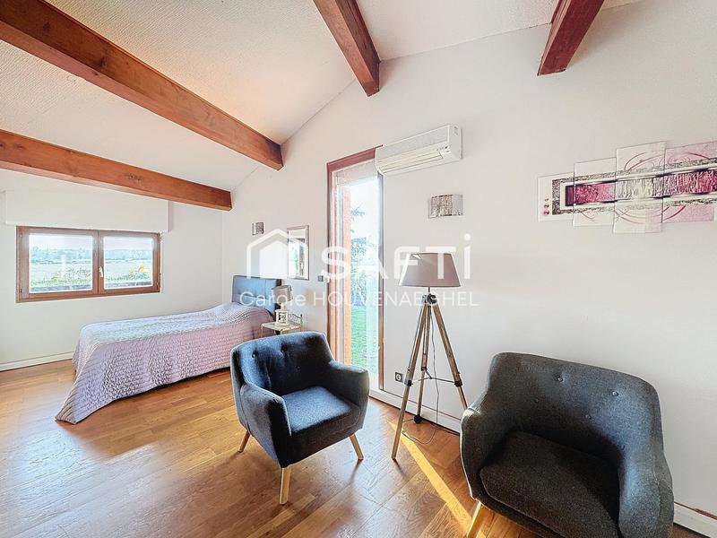 Maison - 260 m² - 9 pièces