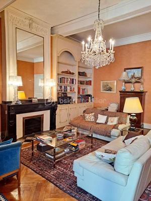 Maison de ville - 288 m² - 10 pièces