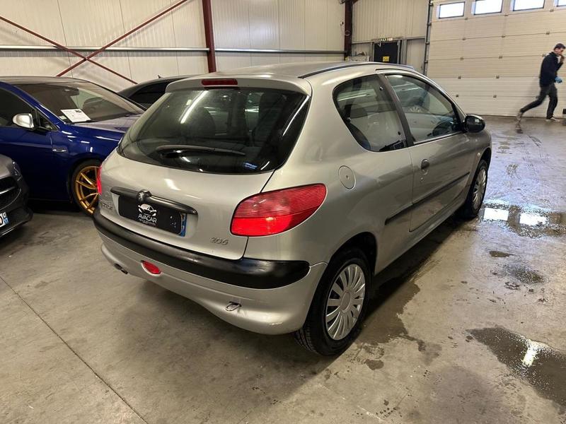 Peugeot 206 1.4 i 75cv / Distribution faite
