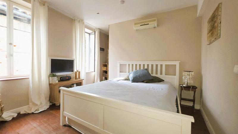 Appartement - 85 m² - 5 pièces