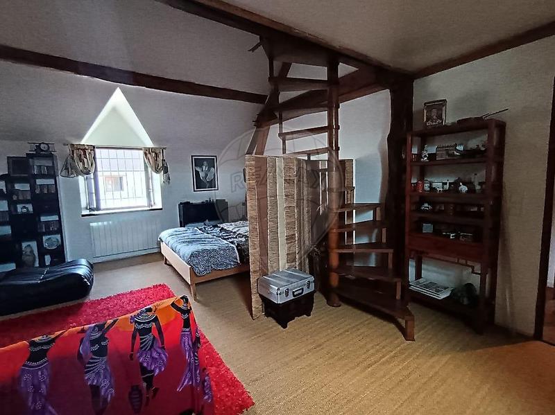 Demeure - 214 m² - 7 pièces