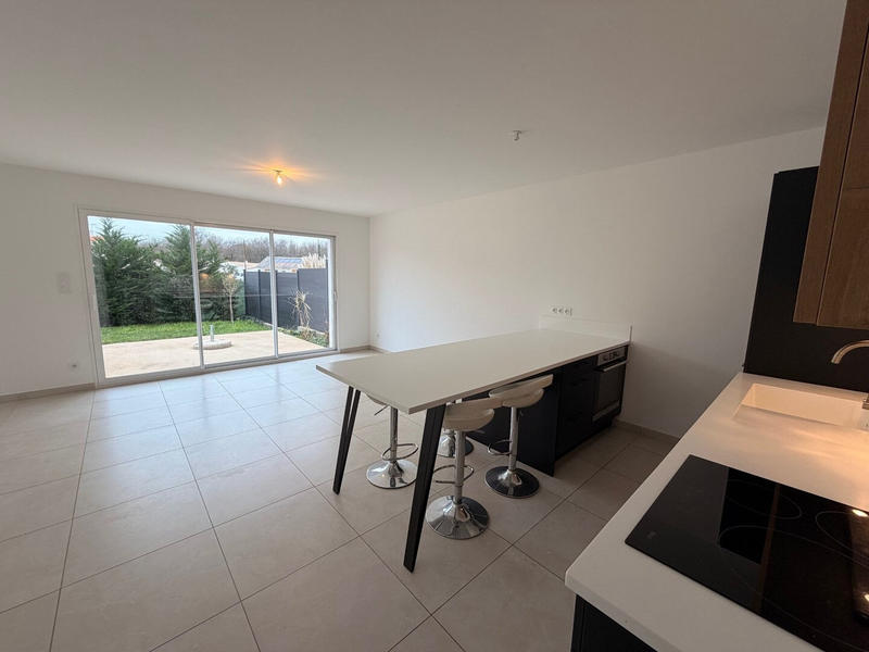Maison - 90 m² - 4 pièces