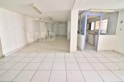 Local commercial - 236 m² - 4 pièces