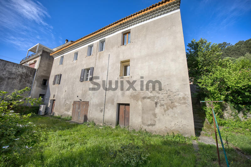 Maison de village - 138 m² - 9 pièces