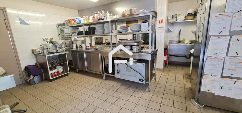 Local d'activités - 246 m²