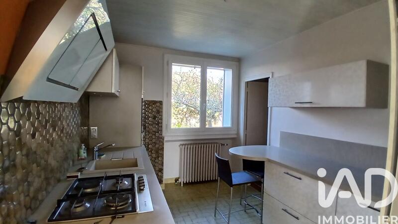 Maison - 142 m² - 8 pièces