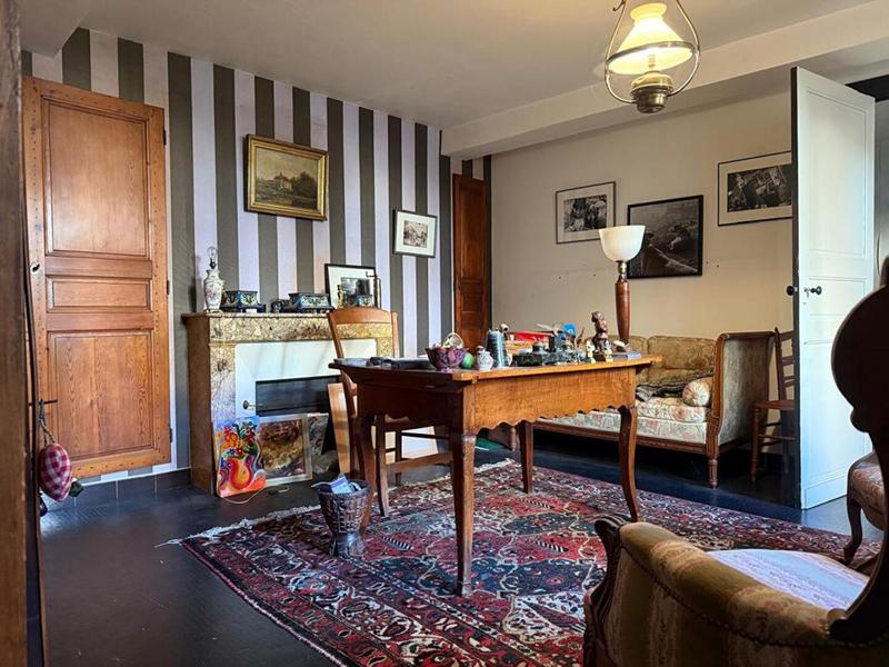 Maison en pierre - 245 m² - 6 pièces