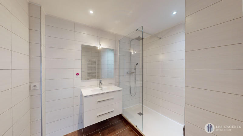 Appartement - 95 m² - 5 pièces