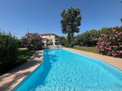 Villa - 222 m² - 7 pièces
