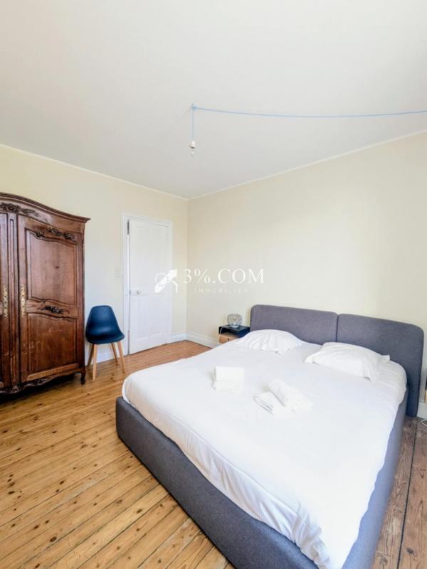 Maison - 210 m² - 11 pièces